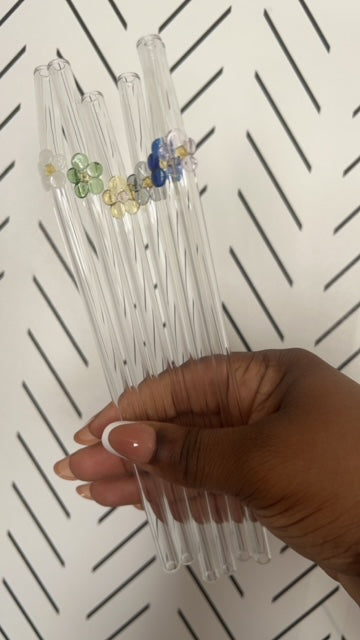 Reusable glass straw with colorful flower